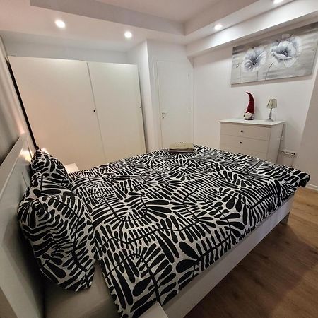 La Dolce Vita Apartment Stefanestii de Jos Esterno foto