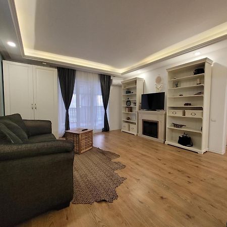 La Dolce Vita Apartment Stefanestii de Jos Esterno foto