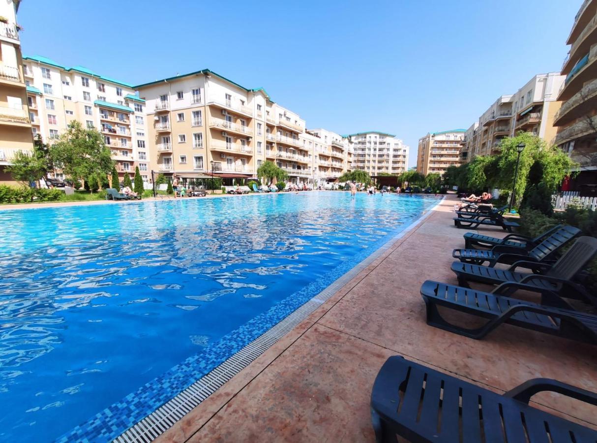 La Dolce Vita Apartment Stefanestii de Jos Esterno foto