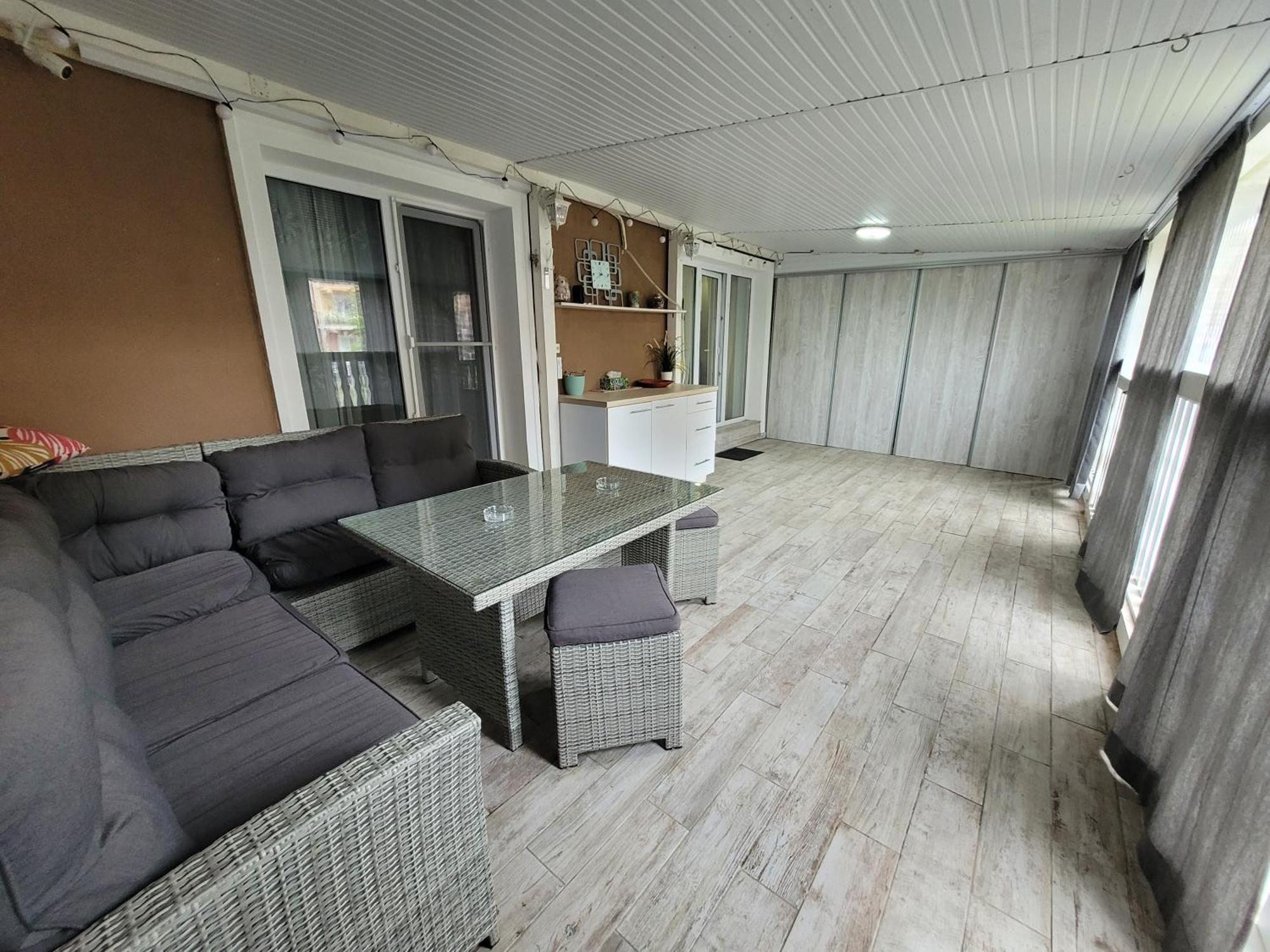 La Dolce Vita Apartment Stefanestii de Jos Esterno foto