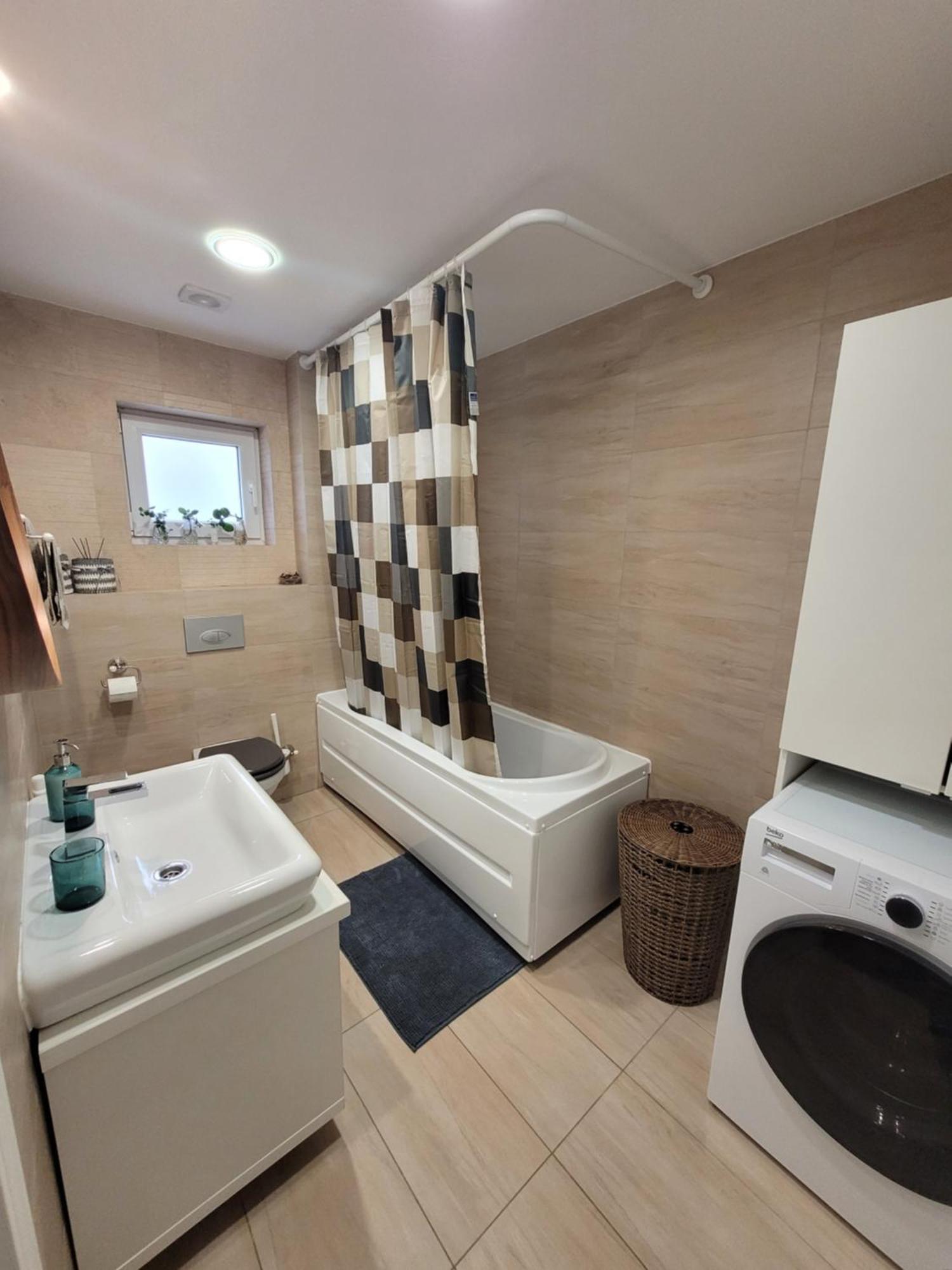 La Dolce Vita Apartment Stefanestii de Jos Esterno foto