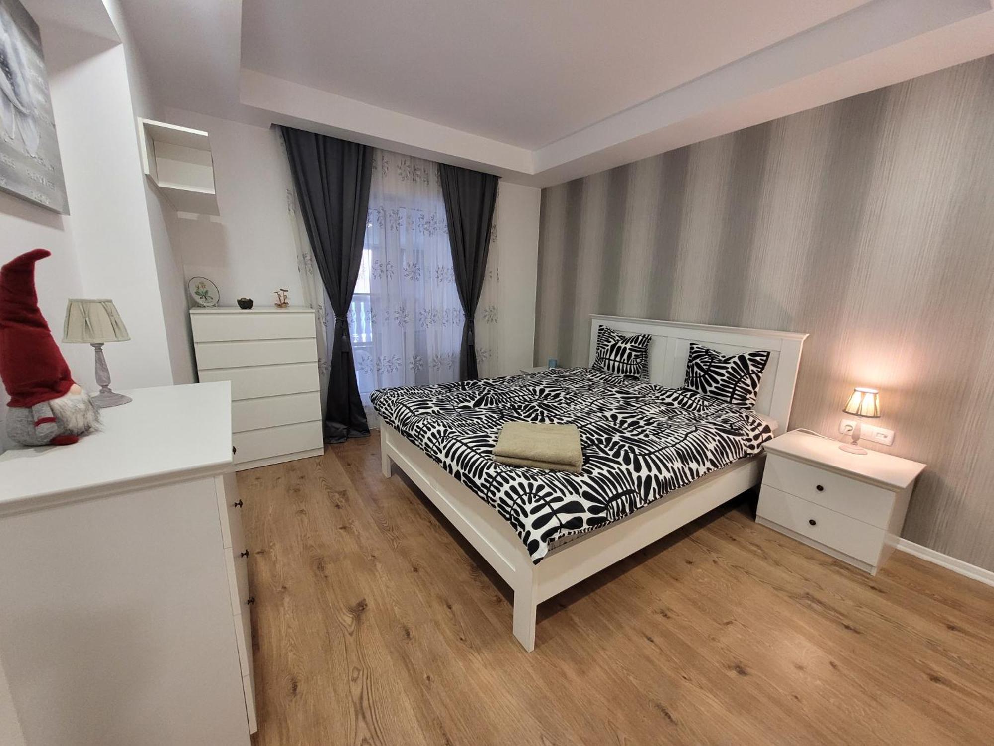 La Dolce Vita Apartment Stefanestii de Jos Esterno foto